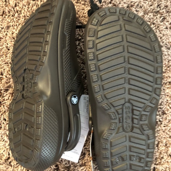 New Crocs - Picture 7 of 8